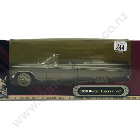 Road Signature Boxed 1:18 1959 Electra 225