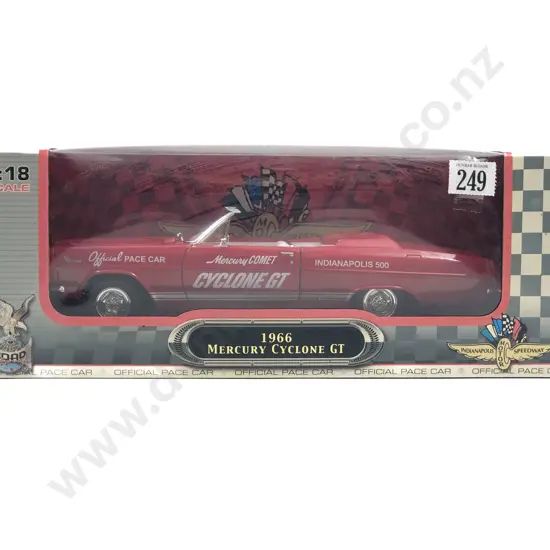 Road Signature Boxed 1:18 1966 Mercury Cyclone GT