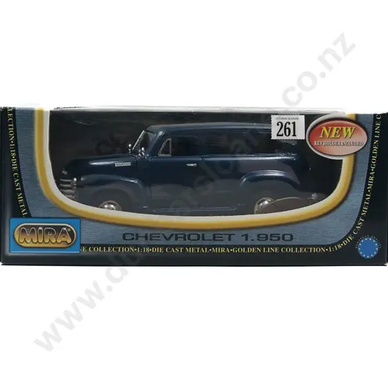 Mira Boxed New Millennium 1:18 Chevrolet Suburban 1950