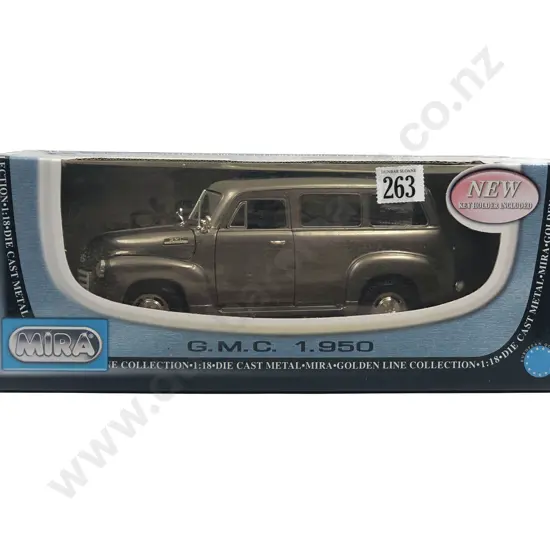 Mira Boxed New Millennium 1:18 GMC Suburban 1950