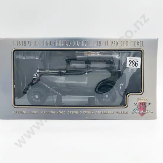 Motor City Boxed 1:18 1931 Ford Model A Tudor