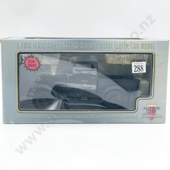 Motor City Boxed 1:18 1931 Ford Model A "Handy Man" Pick-up