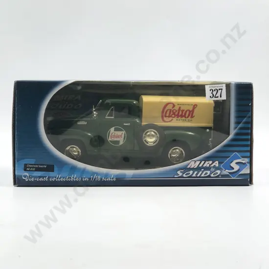 Solido Boxed 1.18 8133 Chevrolet Bache