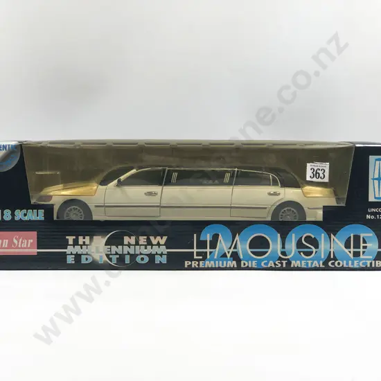 Sun Star Boxed 1:18 New Millennium Edition 2000 Limousine