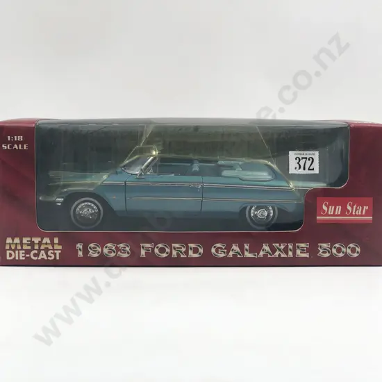 Sun Star Boxed 1:18 1963 Ford Galaxie 500 Convertible