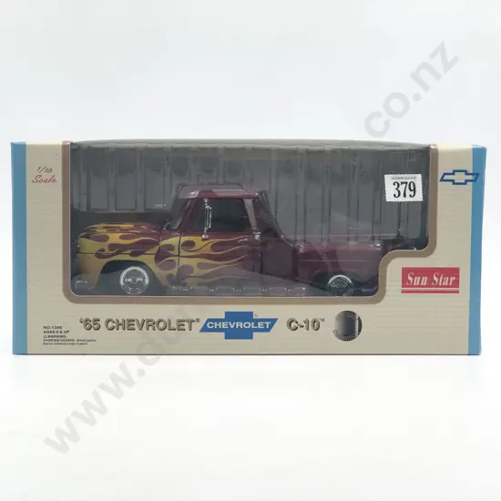 Sun Star Boxed 1:18 Classic Models 1965 Chevrolet C-10