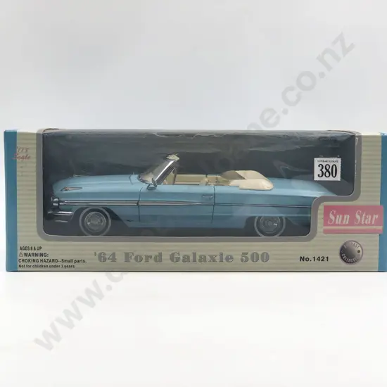 Sun Star Boxed 1:18 Classic Models 1964 Ford Galaxie 500 Convertible