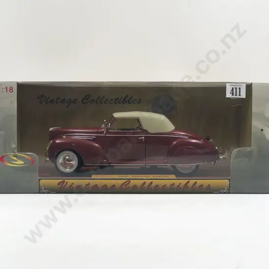 Signature Models Boxed 1:18 1939 Lincoln Zephyr