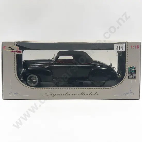 Signature Models Boxed 1:18 1939 Lincoln Zephyr