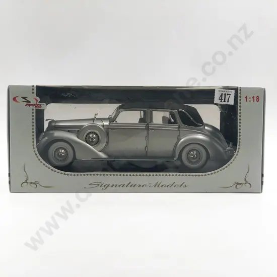 Signature Models Boxed 1:18 1937 Lincoln Touring Cabriolet