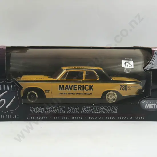 Highway 61 Boxed 1:18 1964 Dodge 330 Superstock