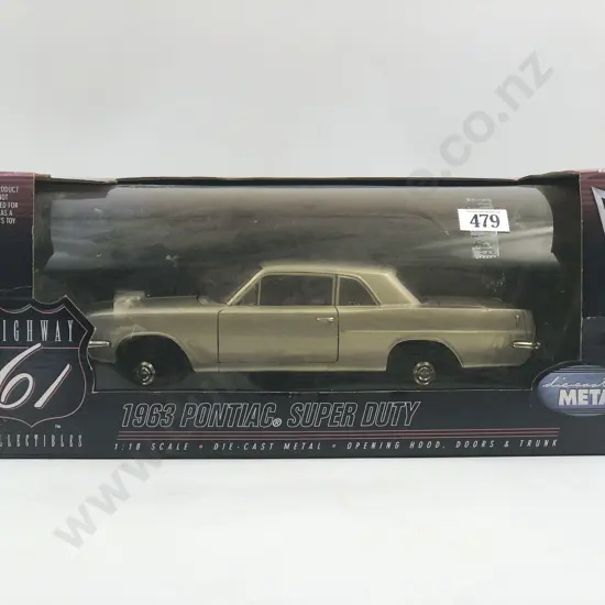 Highway 61 Boxed 1:18 1963 Pontiac Super Duty