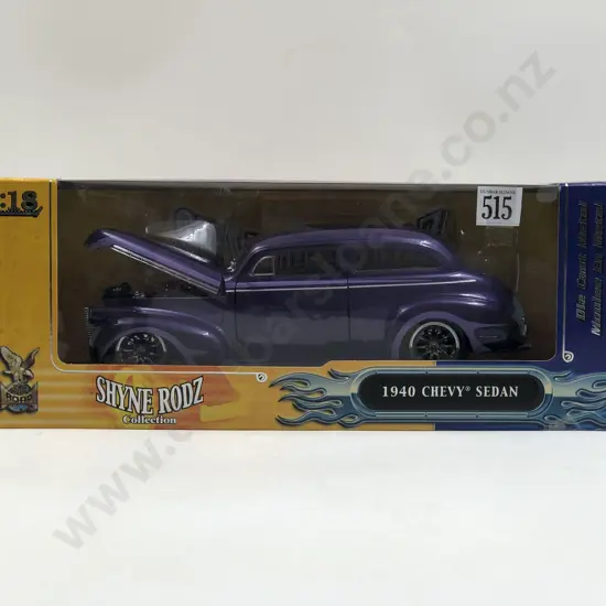 Road Signature Shyne Rodz Boxed 1:18 1940 Chevy Sedan