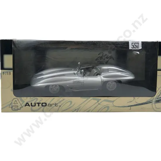 Auto Art Boxed 1:19 Stingray Corvette