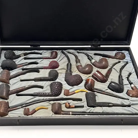 22 Assorted Vintage Pipes in Case