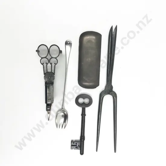 Qty of Assorted Vintage incl Candle Snuffers etc