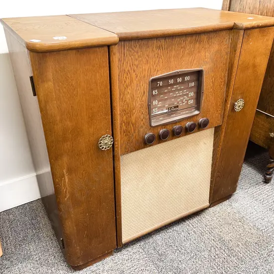 Vintage La Gloria Oak Cased Radiogram