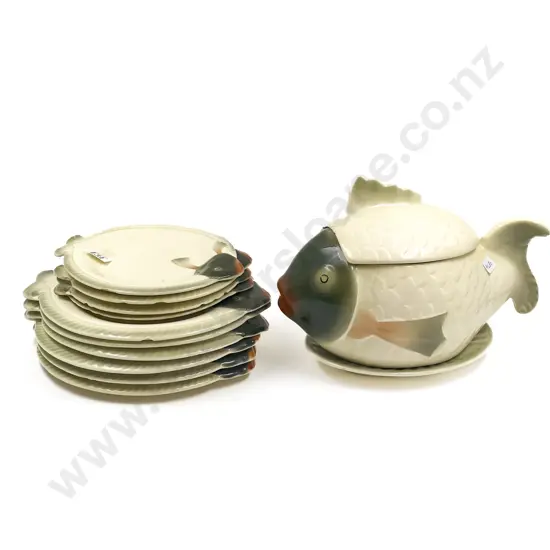 Qty of Fish Form Serving Ware