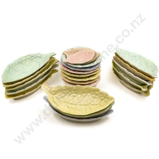 Qty of Gambit Ware Leaf Form Dishes and Small Bowls