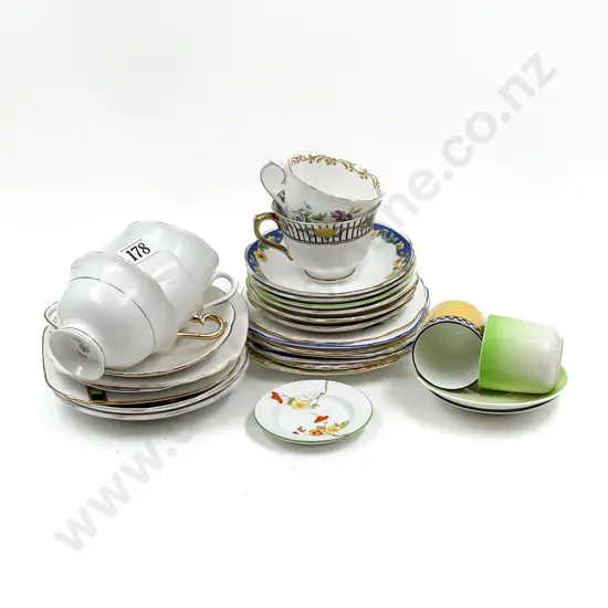 Qty of Mixed Royal Albert China and Assorted