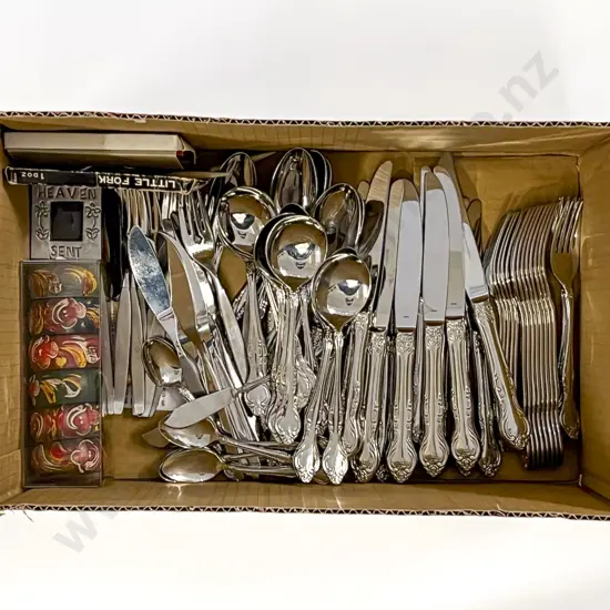 Qty of Assorted S/P Cutlery