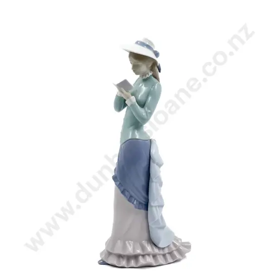 Lladro Figure of Lady Reading