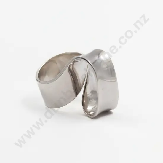 NZ Kobi Bosshard S/S Folded Design Dress Ring