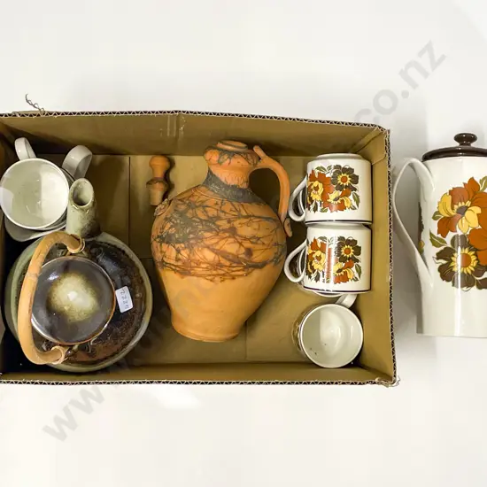 Box of Assorted Stoneware & Pottery