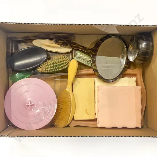 Box Quantity of Assorted Vanity Items