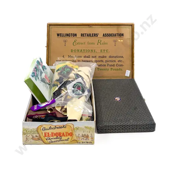 Quantity of Assorted Vintage incl NZ Souvenir Badges etc