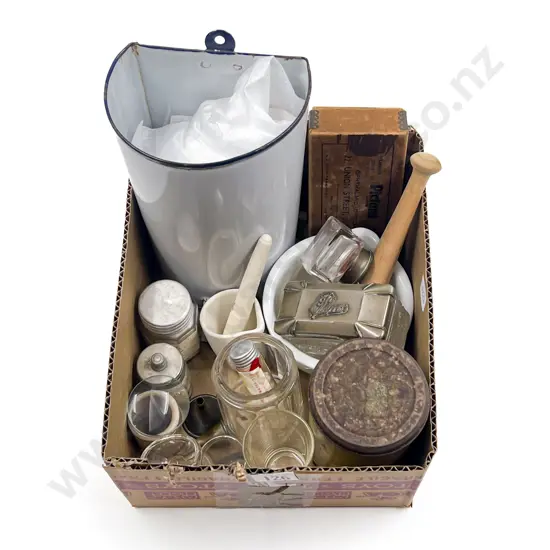 Quantity of Assorted Vintage Medical Apparatus etc