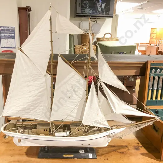 "Belle-Poule" Vintage Model Ship