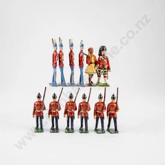Vintage T&B British Line Infantry (6) with four flats and two mixed
