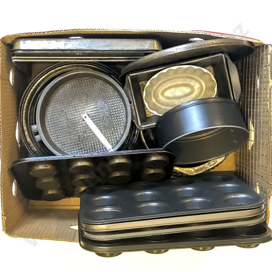 Box of Mixed Bakeware