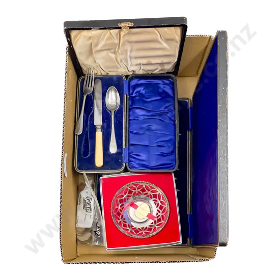 Boxed Set of Floral Handled Tea Knives