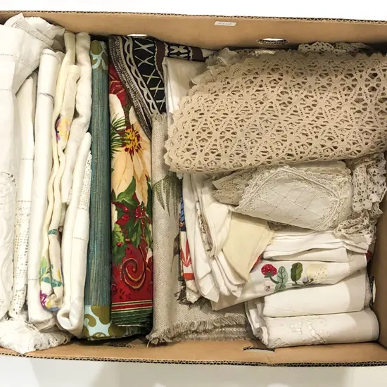 Collection Vintage Linens & Lace Cloths