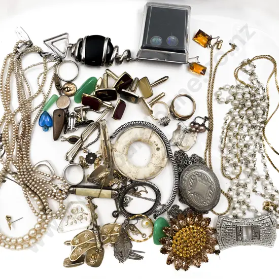 Collection of Assorted Costume Jewellery