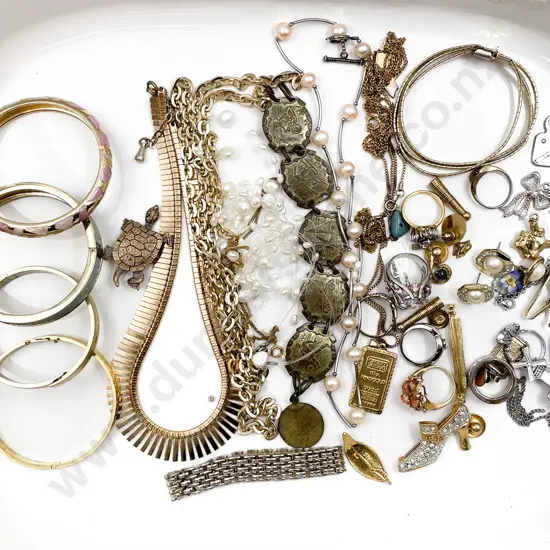 Collection of Assorted Costume Jewellery