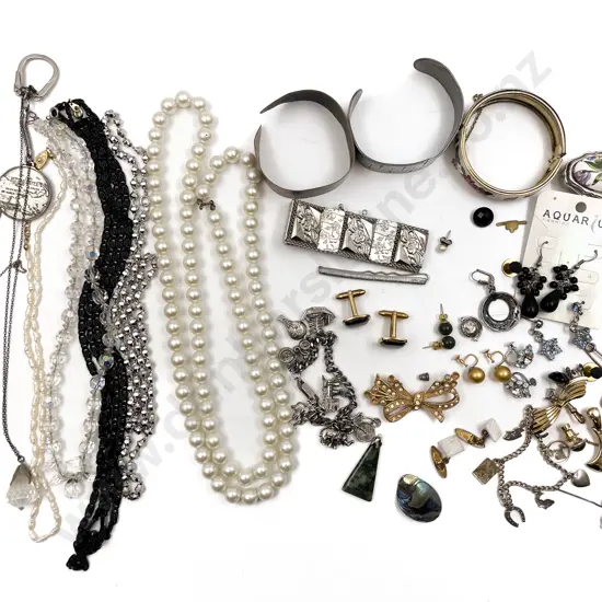 Collection of Assorted Costume Jewellery