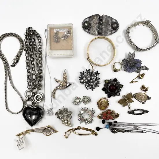 Collection of Assorted Costume Jewellery