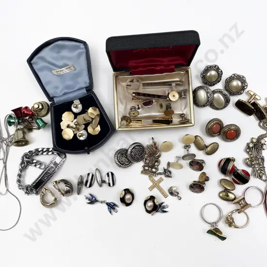 Collection of Assorted Costume Jewellery
