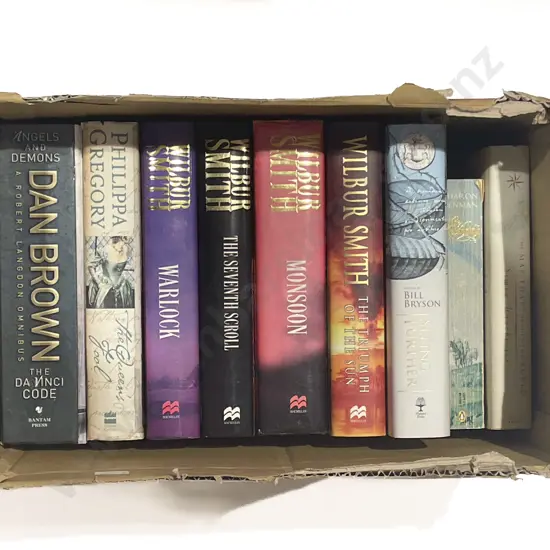 Box of Modern Fiction incl Dan Brown and Bill Bryson