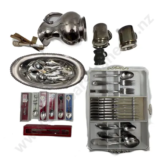 Collection of Assorted S/P and Souviner Tea Spoons