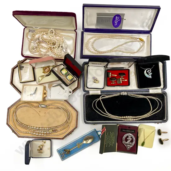 Cased Vintage Costume Jewellery and Cufflinks