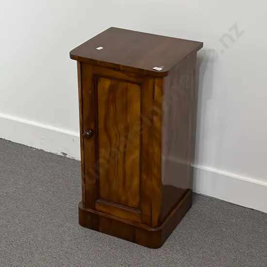 Vict Mahogany Pot Cupboard