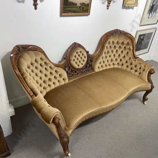 Fine Quality Vict Walnut Double End Parlour Sofa