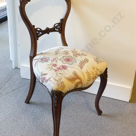 Vict Walnut Single Balloon Back Chair