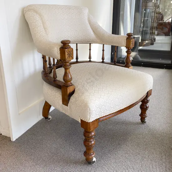 Vict Walnut Tub Armchair