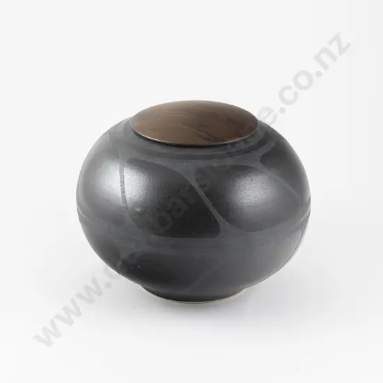 Anneke Borren Circular Lidded Box