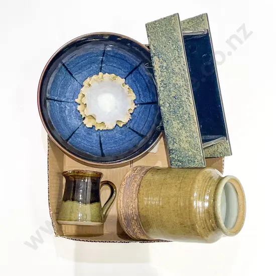 Qty of Assorted Pottery and Stoneware etc.